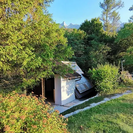 Glamping Narnia Apartment Bovec