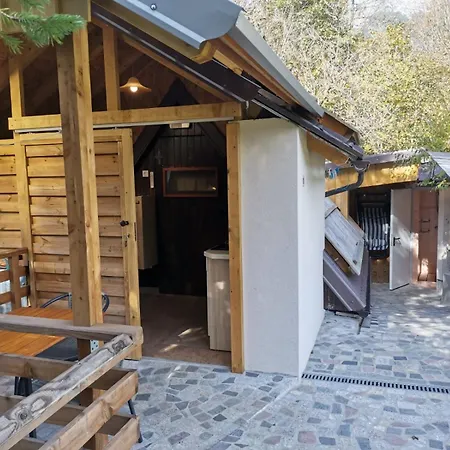Glamping Narnia Apartment Bovec