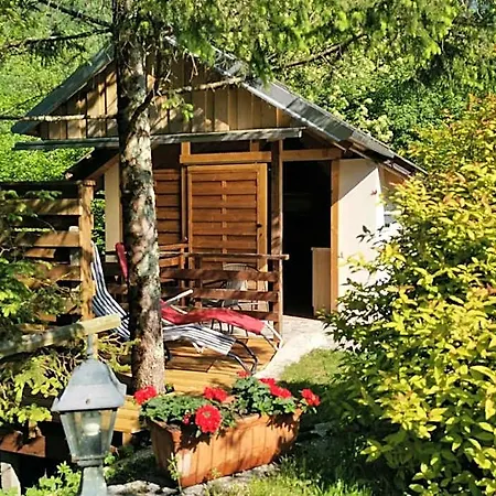 Glamping Narnia Apartment Bovec